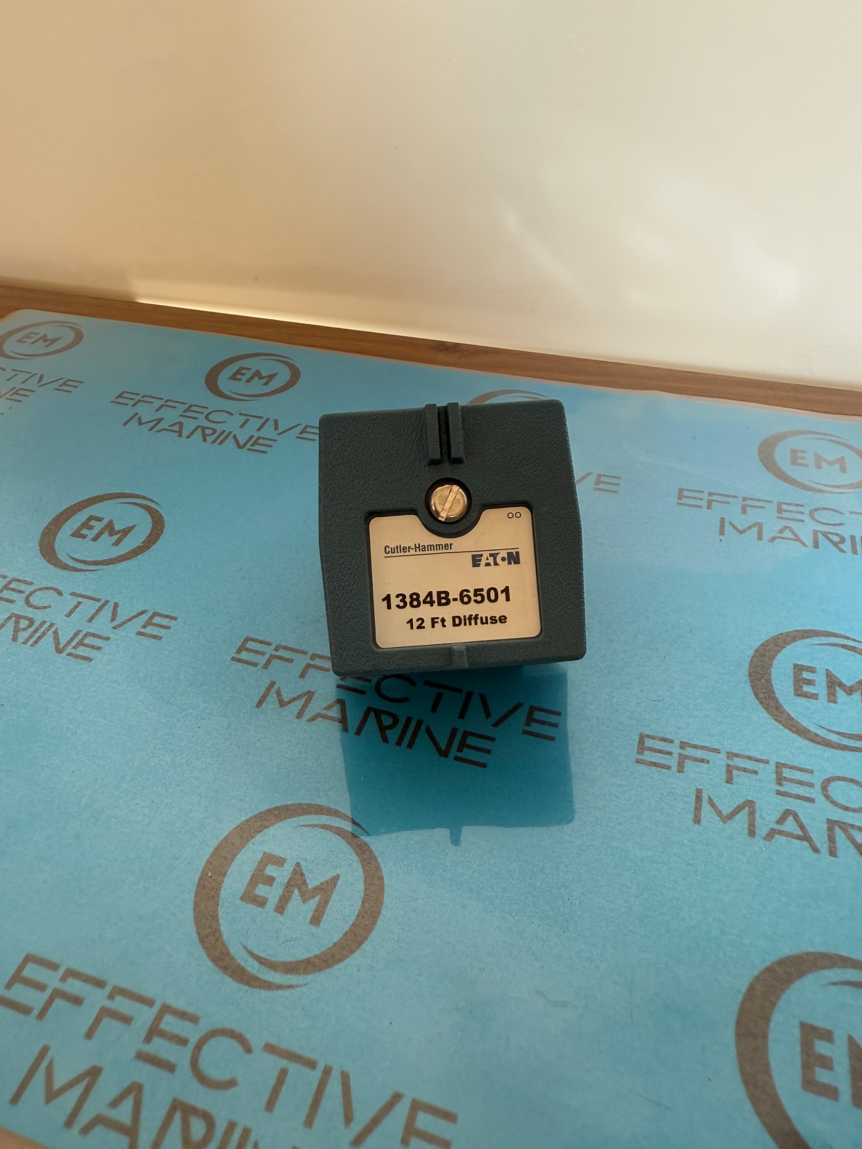 EATON 80 Series Photoelectric 12 Ft Diffuse 1384B-6501