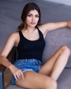 SHREYASHI 00c