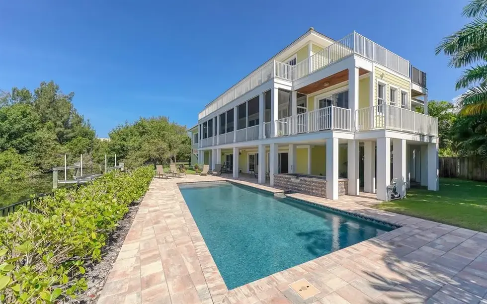 490 Island Cir 8.webp