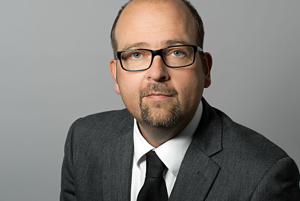 Dominic Schreiber_inFarbe.jpg