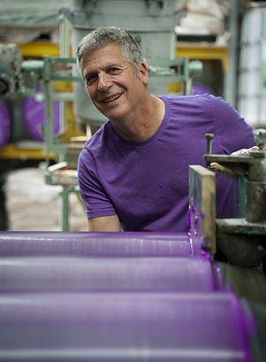 מפעל לייצור צבעי אקריליק