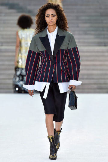 LOUIS VUITTON BRINGING IN A TWIST OF JAPANESE DETAILING IN THEIR ATTIRE