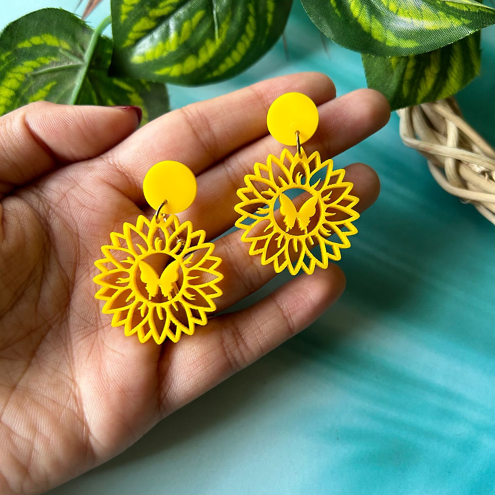 Thumbnail: Acrylic Earring - Sunflower with butterfly - 1
