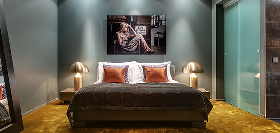 Qu Globe RM 1150 02.jpg