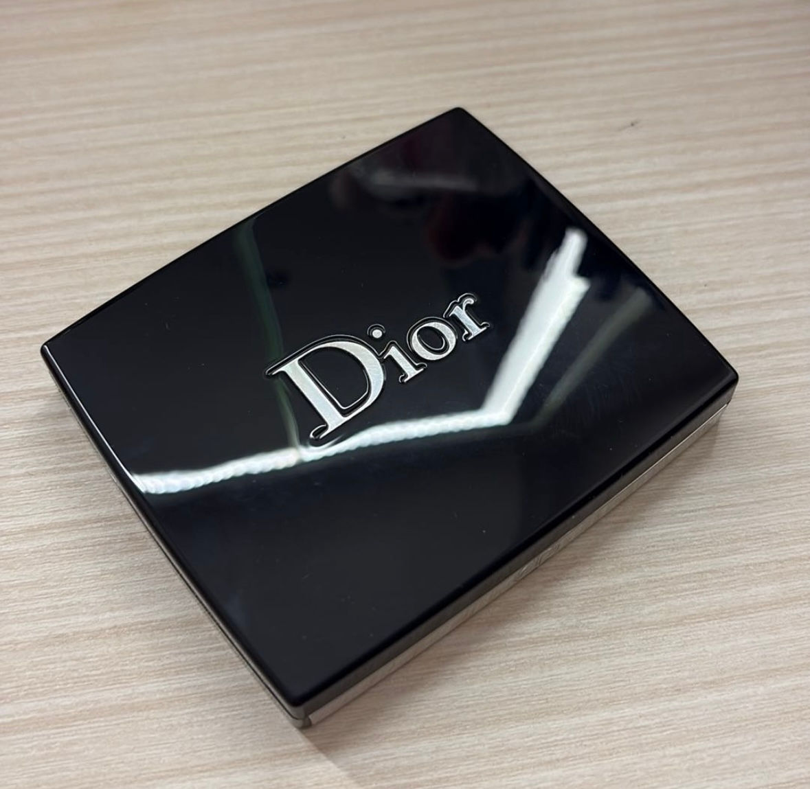 Dior allık ve aydınlatıcı paleti