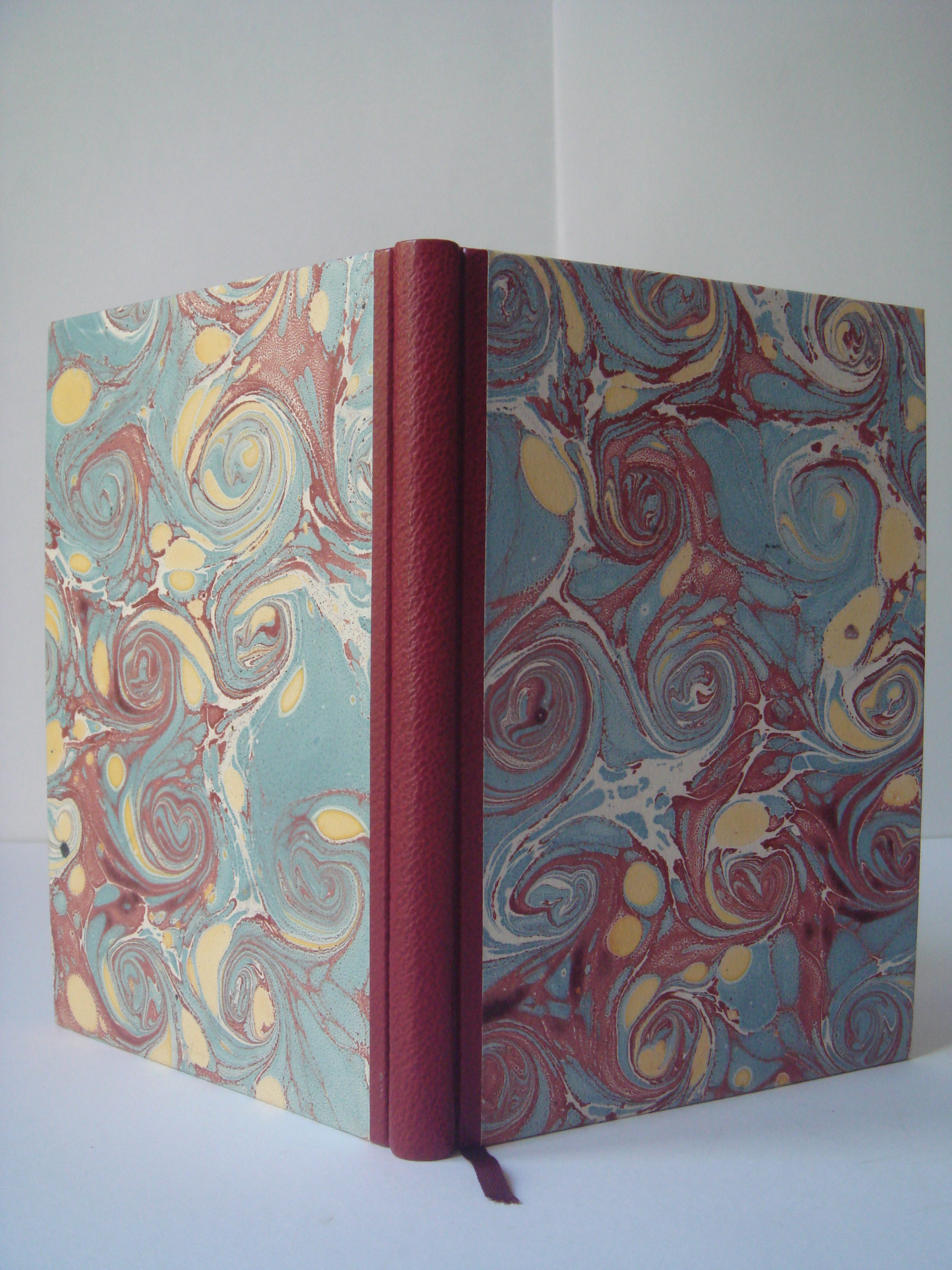 Bradel cuir et papier