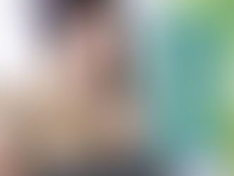 Gähnende müde Frau