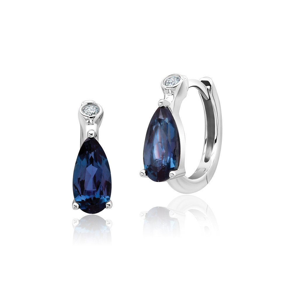 Boucles d´oreilles or blanc 14k CHATHAM avec alexandrite et saphirs laboratoire