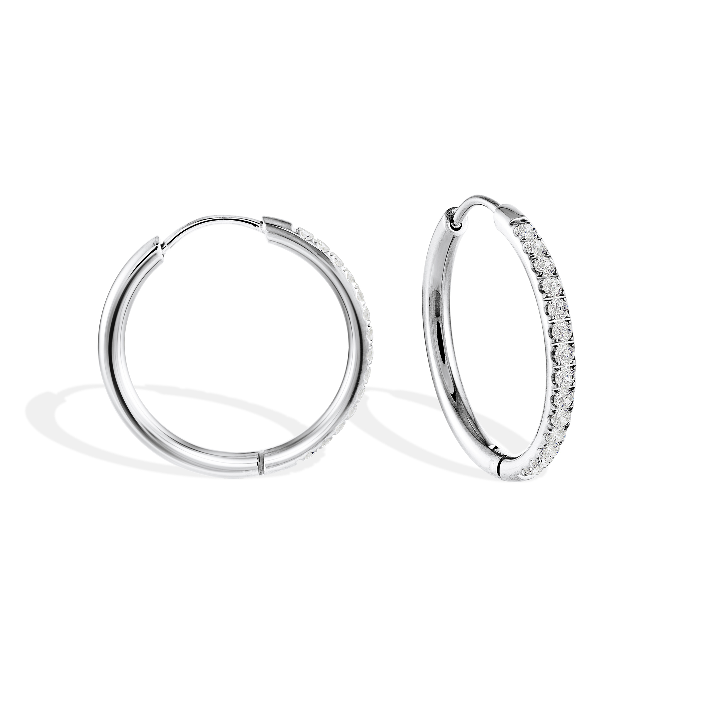 Boucles d`oreilles anneau acier et cubics