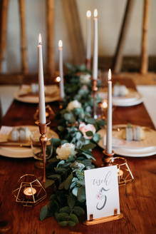 hochzeitsdekoration-hochzeitsmenu-menukarten-bohohochzeit-hochzeitskarten-hochzeitsgiveaways-Hochzeitsinladungskarten-hochzeitstischdekoration-Blumengirlande
