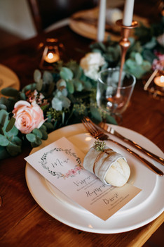 hochzeitsdekoration-hochzeitsmenu-menukarten-bohohochzeit-hochzeitskarten-hochzeitsgiveaways-Hochzeitsinladungskarten-hochzeitstischdekoration-Blumengirlande