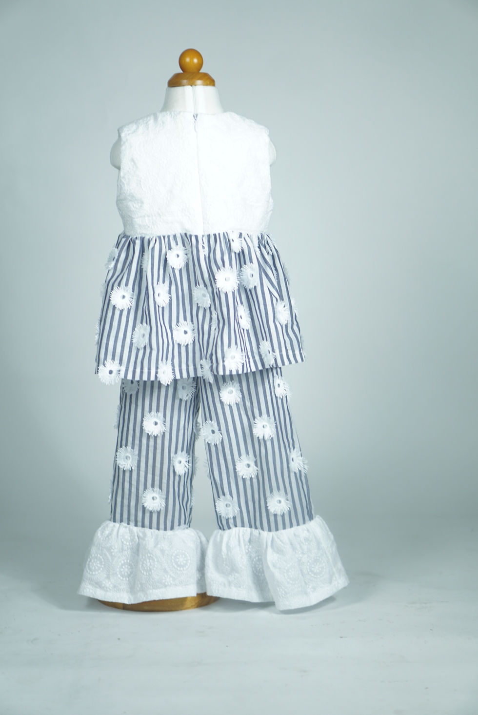 Daisy apparel top and bottom back view