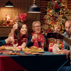 How to Talk Money With Your Family Over The Holidays