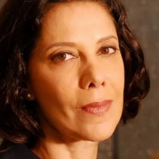 A Favorita coleciona um elenco feminino de peso, mas mal aproveitado