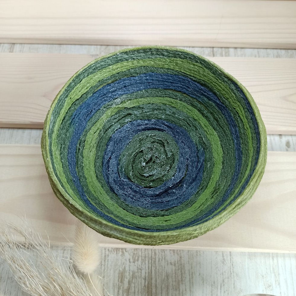 Miniature : Panier vert effet de spirale fait main par Léléo