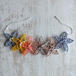 Guirlande de fleurs aux couleurs pastel