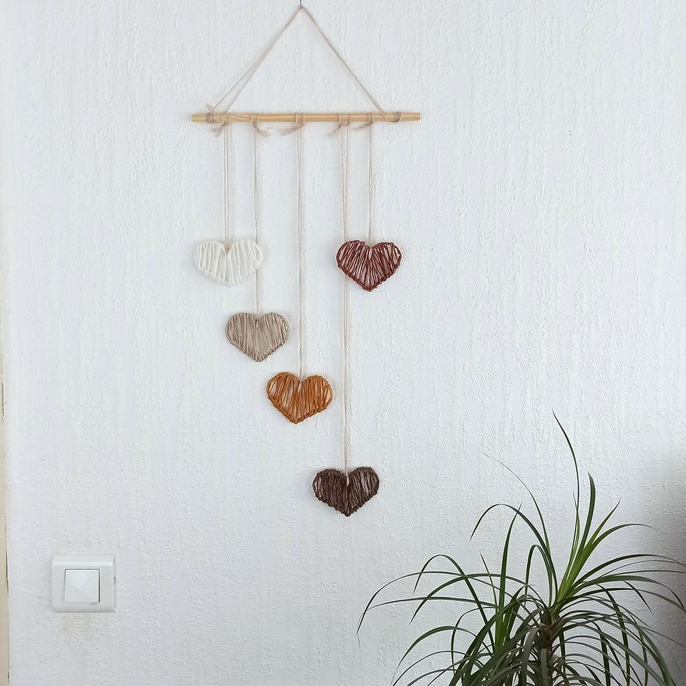 Miniature : Suspension murale avec coeurs de Léléo aux tons naturels