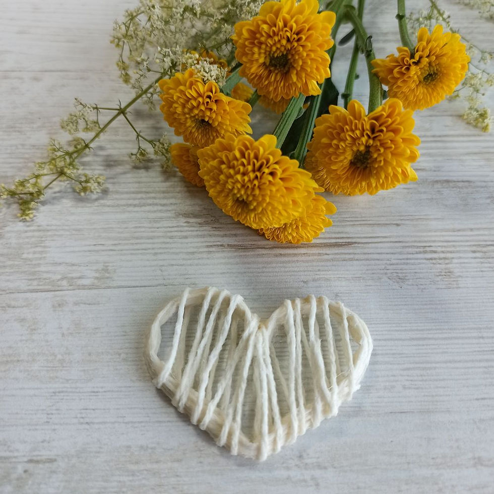 Miniature : Cœur blanc cassé pour décoration de table de mariage dans les tons naturels fait main par Léléo