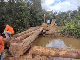 Prefeitura recupera pontes na Kapa 142 com força-tarefa e instalação de tubo armco