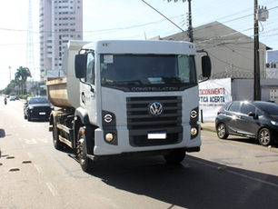Exigência para instalação de dispositivos de segurança em caminhões basculantes é prorrogada para 2027