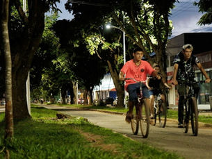 Novo LED da avenida Paraná completa um mês e agrada população