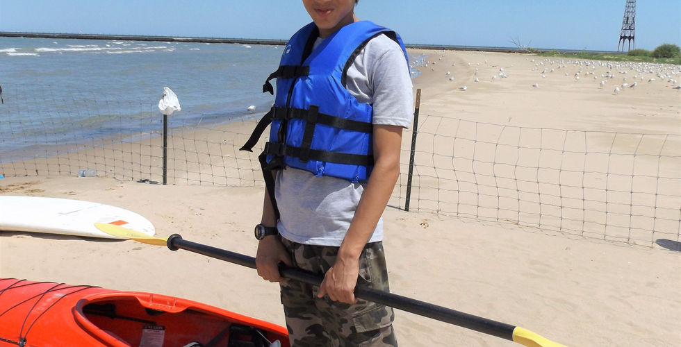 Kayaking with Chicago Adventure Therapy
