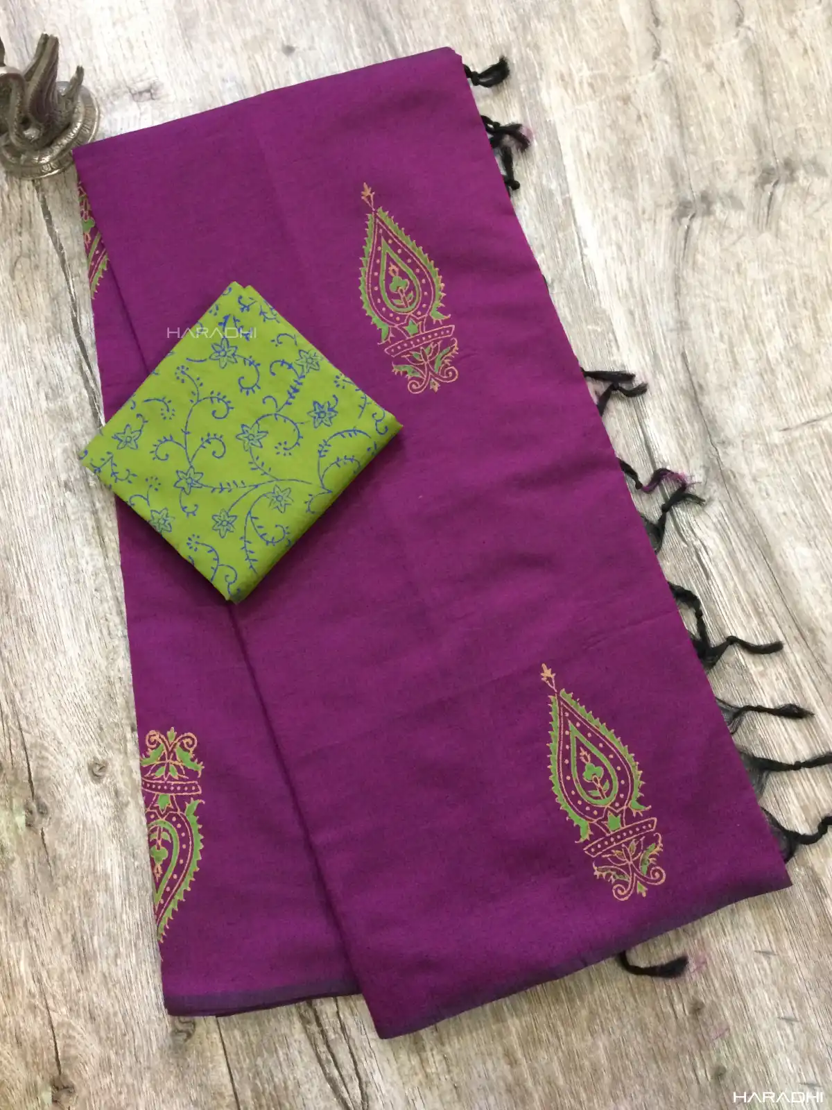 Tyrian purple mango jaipur block print cotton saree with blouse side  view