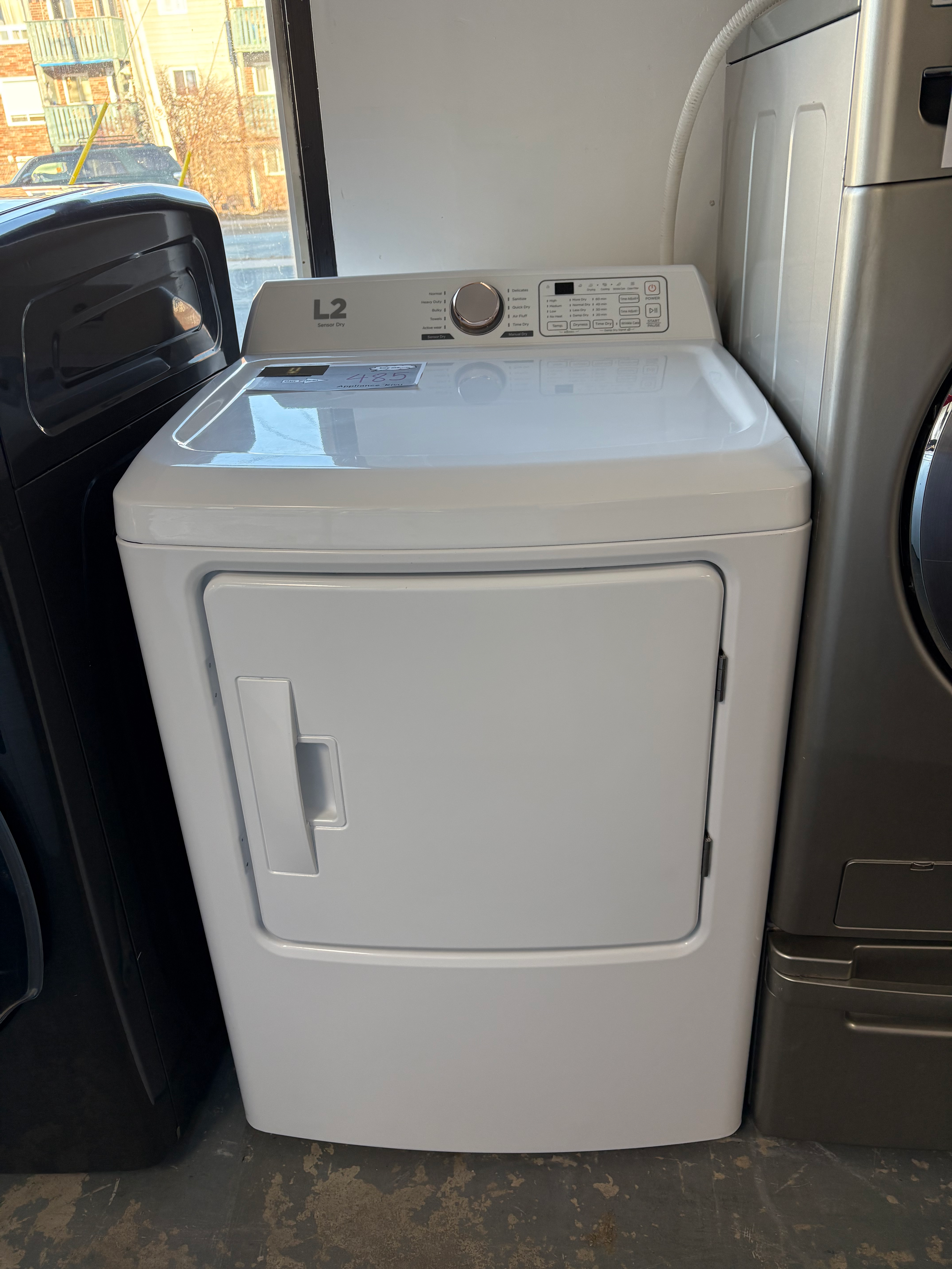 L2 White Electric Dyer 7.0 cu ft