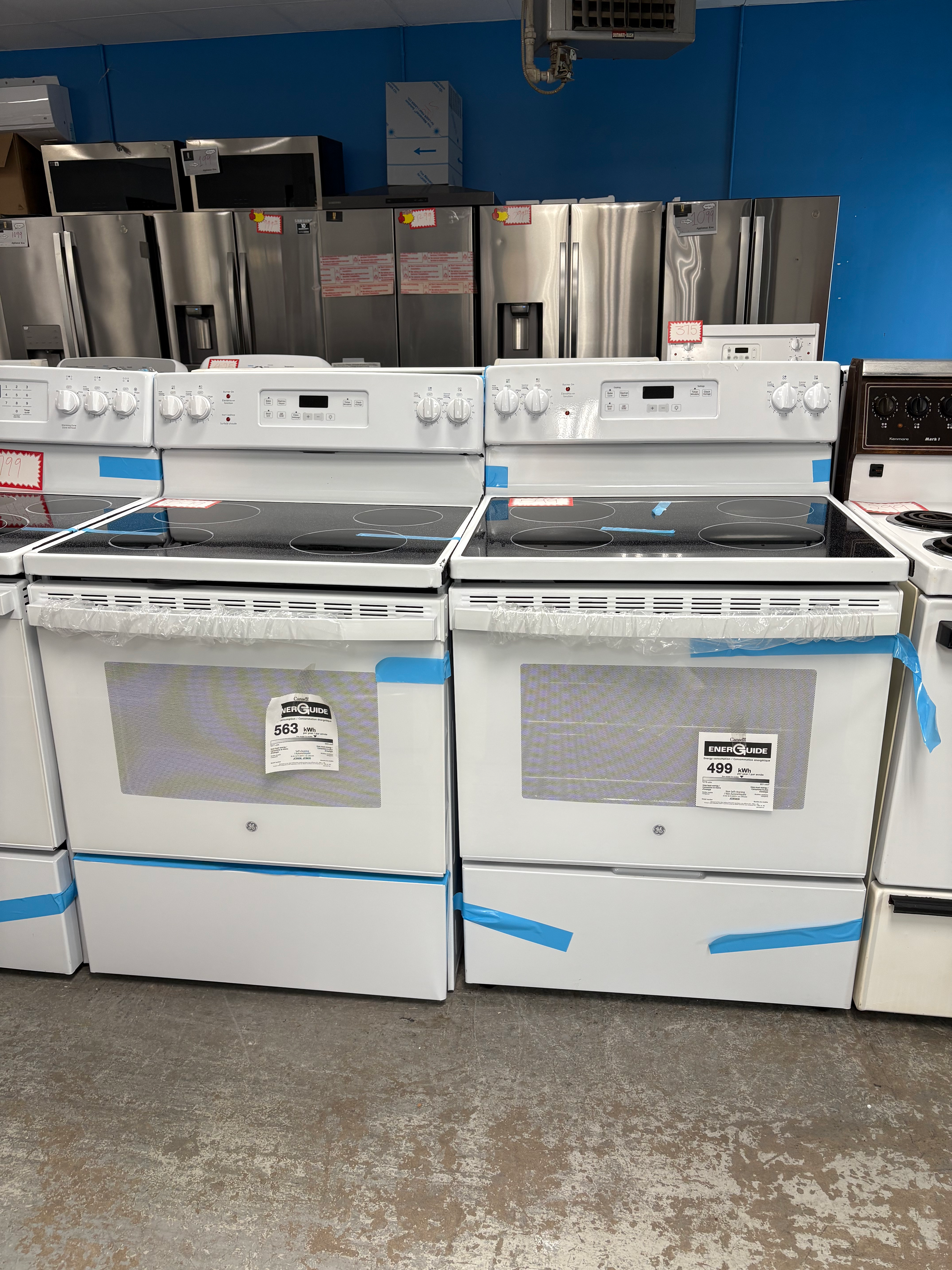 GE Electric Range in White