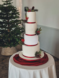 de-vere-cotswold-water-park-christmas-wedding-cake-kimmis-cakes.jpg