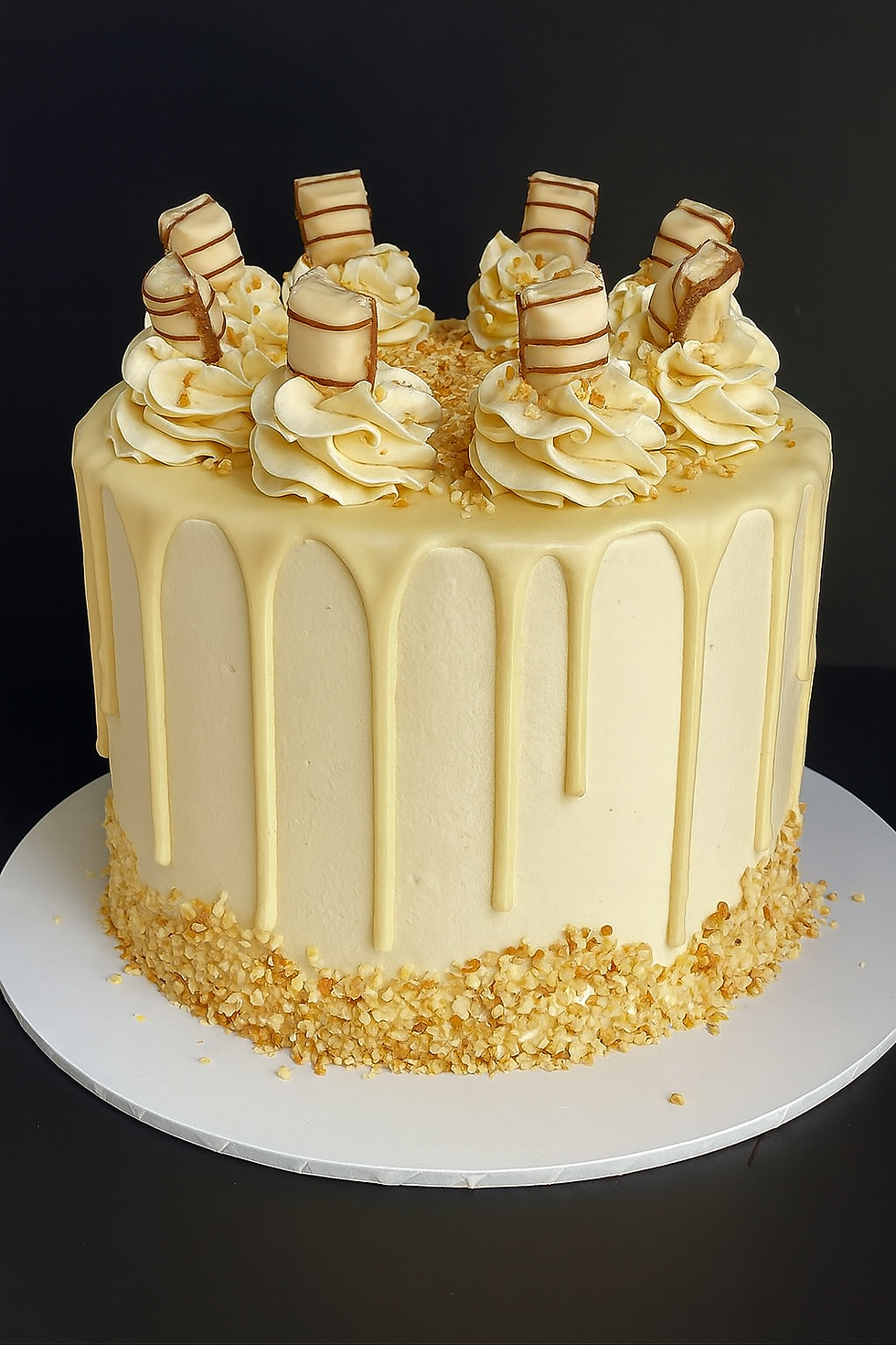 White Kinder Bueno Cake