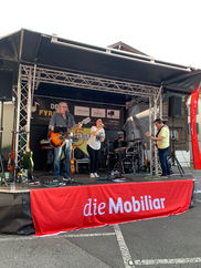 Singing Bibiane