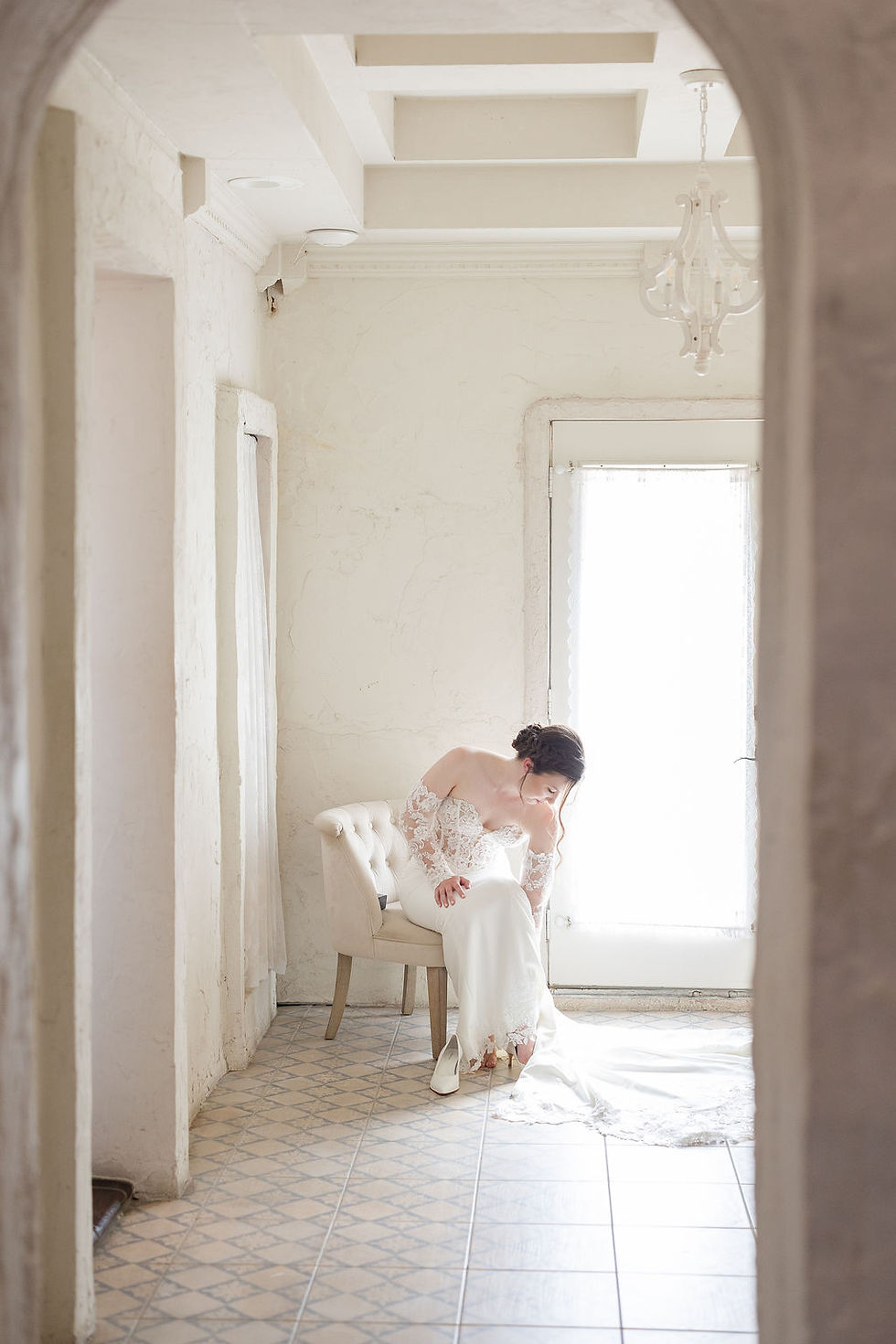 Summer wedding at Villa Antonia by Eclipse Event Co. and photographed by Emily Boone Photography. Getting Ready in Bridal Suite.