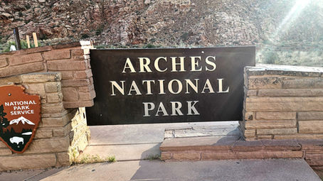 Photo at the entrance of Arches National Park