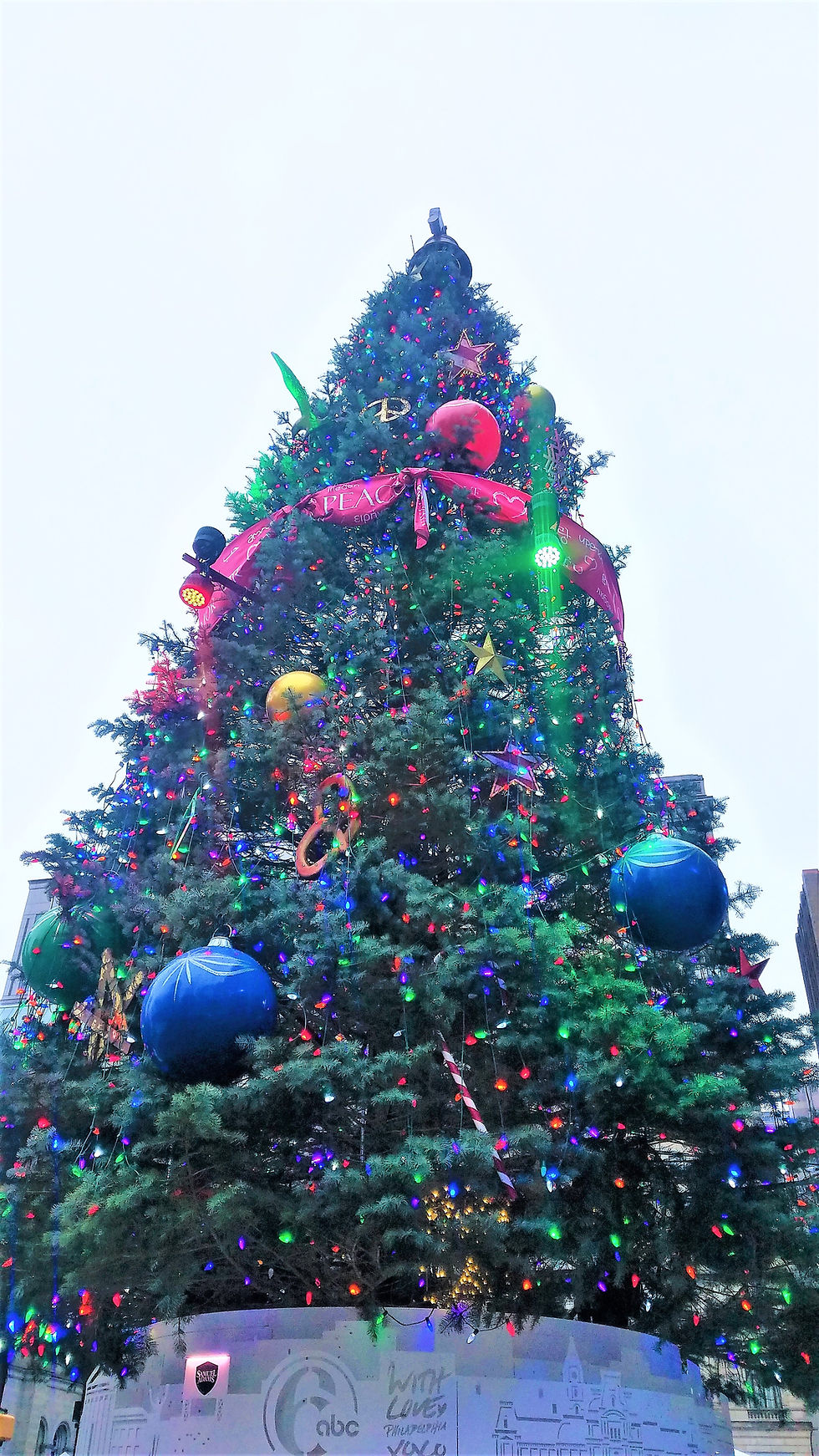 Traveleioscope: Christmas Tree, City Hall, Philadelphia