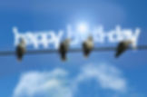 hình đám mây trắng chữ happy birthday trên nền trời xanh