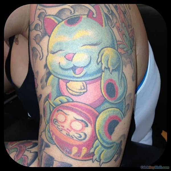 Fortune Cat tattoo on hand