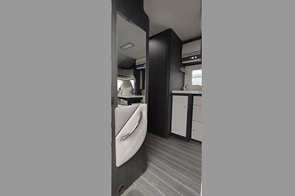 #detalle-fregadero-puerta-desde-puerta-habitaculo-adaptado_puesta.jpg