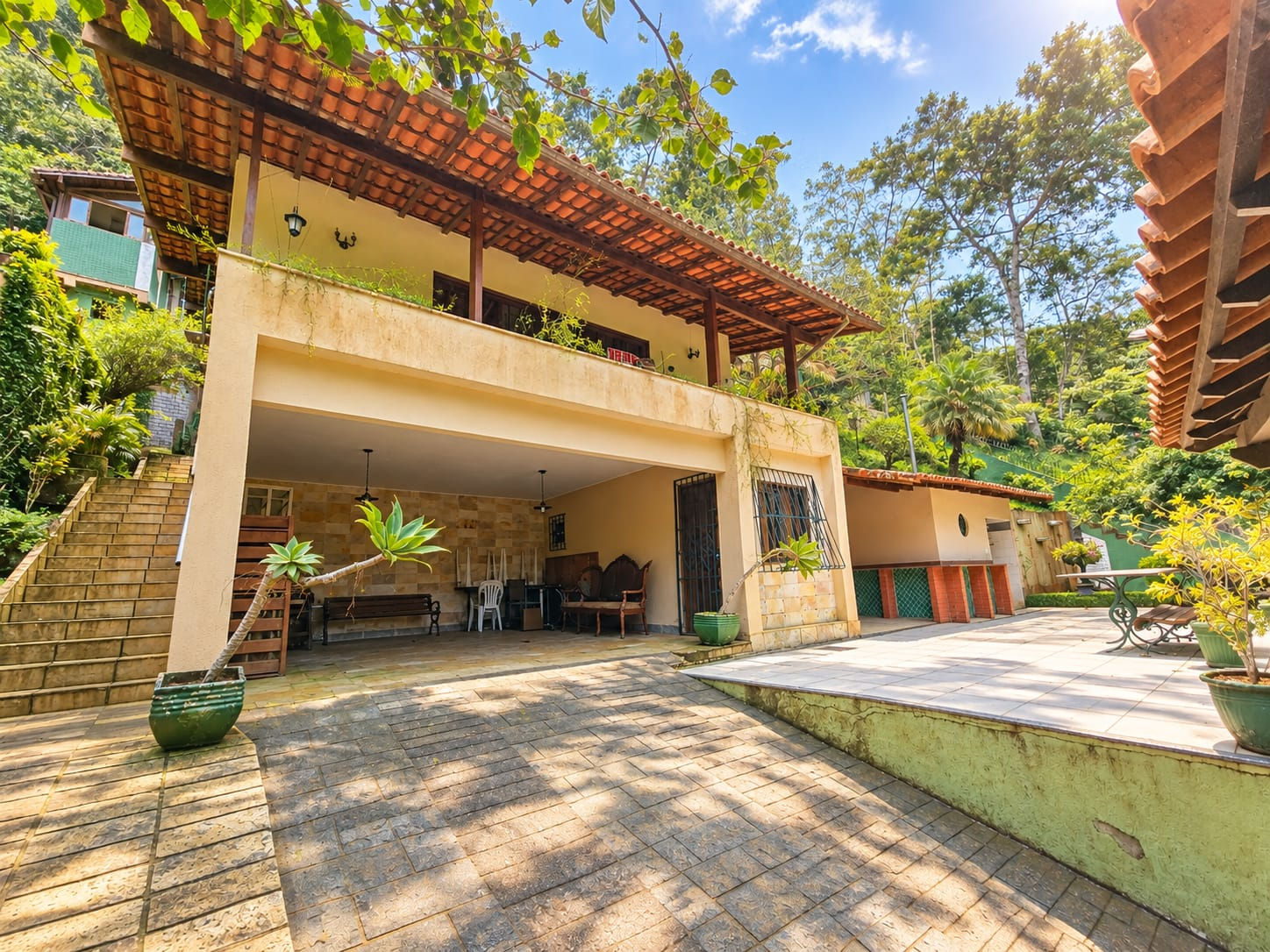CASA NO INGÁ COM 3 QUARTOS E AMPLA ÁREA ÚTIL – ESPAÇO E CONFORTO PARA SUA FAMÍLI