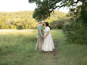 Warm Texas Hill Country Maternity Photos at Frank Madla Natural Area | The Smiths