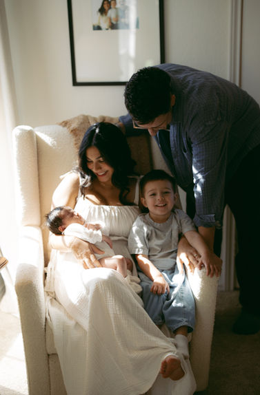 in home newborn photographer san antonio