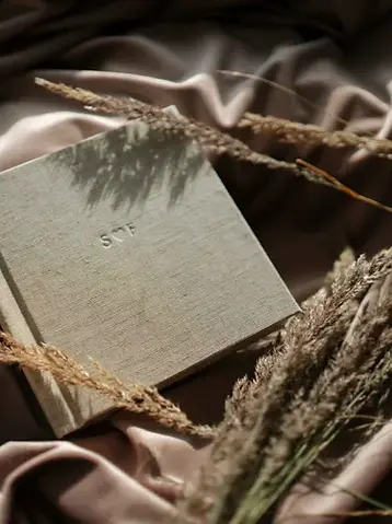 Aria+in+Raw+Linen+with+clear+embossing+by+Marta+(2).webp