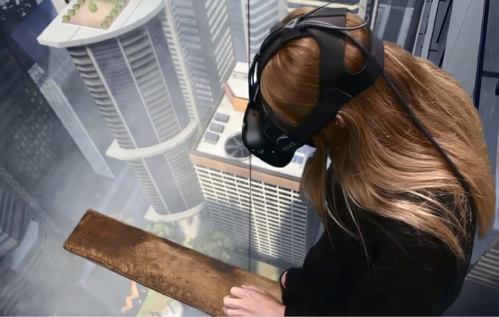 Les casques Gear VR et Oculus GO vous immergent dans des mondes virtuels tout en étant ultra-légers, sans fil et très performants (affichage de 2560x1440px pour GO).

L'animation VRXp se présente comme un stand complet de 3x2m, avec un visuel de fond et deux à quatre modules d'immersion. Chaque poste intègre un fauteuil enveloppant et un casque VR. Un animateur encadre et oriente les participants dans leur choix d'expériences.

Nous vous proposons plusieurs types de scénarios : visualisation de vidéos à 360°, jeux interactifs ou visites virtuelles.

Nous avons une bibliothèque de vidéos immersives sur différentes thématiques : la nature, les voyages etc... Nous pouvons également intégrer vos propres contenus dans les casques VR.

Vous pourrez aussi choisir de faire des visites virtuelles (galeries d'art, sites naturels ou historiques, plongée dans les océans...), ou choisir des jeux interactifs.

Nous pouvons programmer pour vous une application interactive spécifique selon votre cahier des charges présentant vos produits ou vos services de manière innovante.

Nous vous proposons aussi de réaliser des prises de vues à 360° pour faire une application de visite virtuelle de vos locaux, de votre stand, de votre showroom etc...