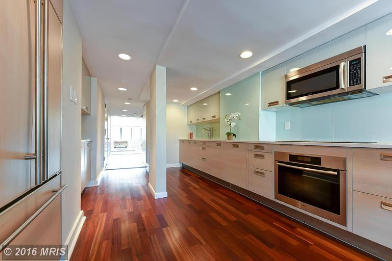 Sleek, Modern Minimalist: $949,875.00