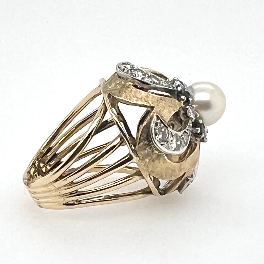 Thumbnail: 14kt Cultured Pearl, Diamond and Sapphire Estate Ring