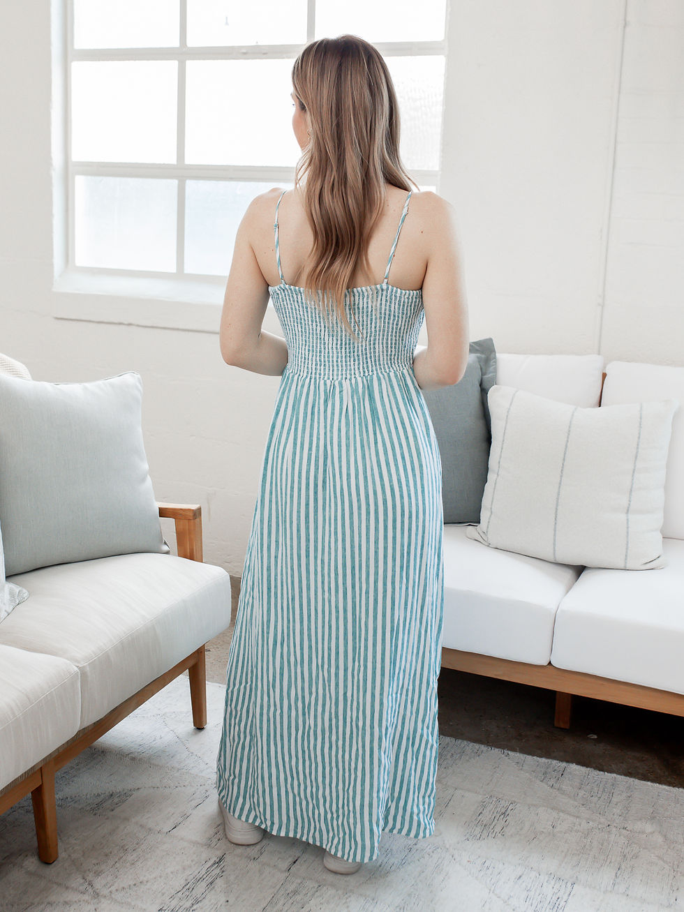 Thumbnail: blue dress back view