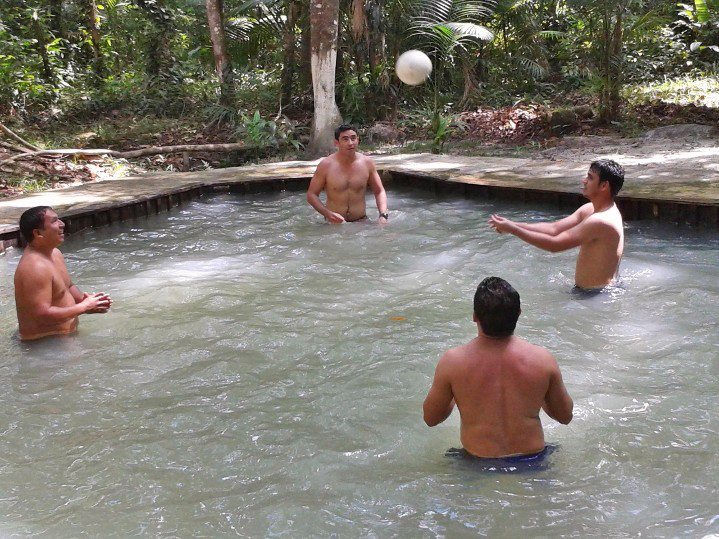 Piscina de água natural