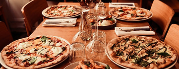 hape pizzeria table in lyon