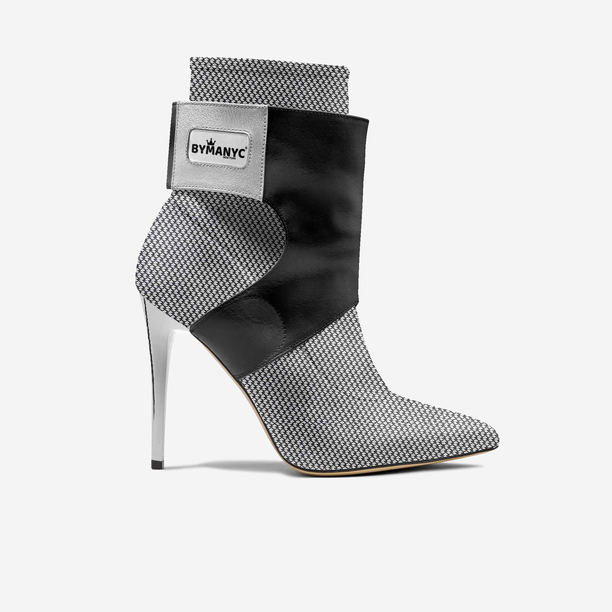 Stylish boot with black and silver details and the brand name NYC.