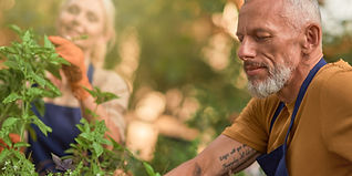 cheerful-middle-aged-caucasian-couple-gardening-2026-01-09-01-06-30-utc.jpg